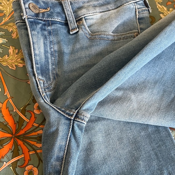 Lucky Brand Jeans - Picture 4 of 9